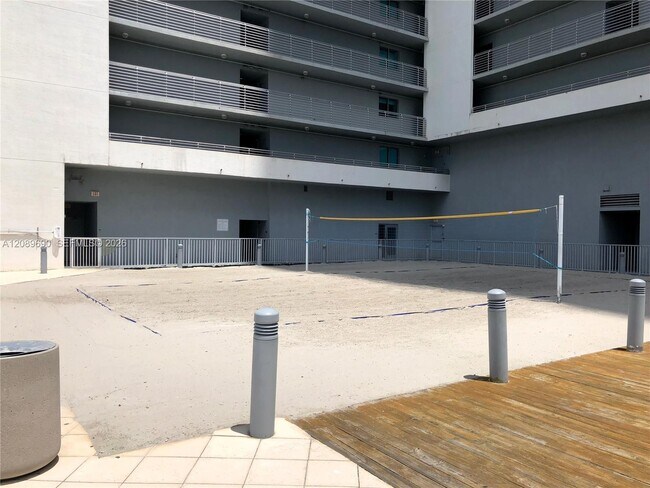 Building Photo - 888 Biscayne Blvd