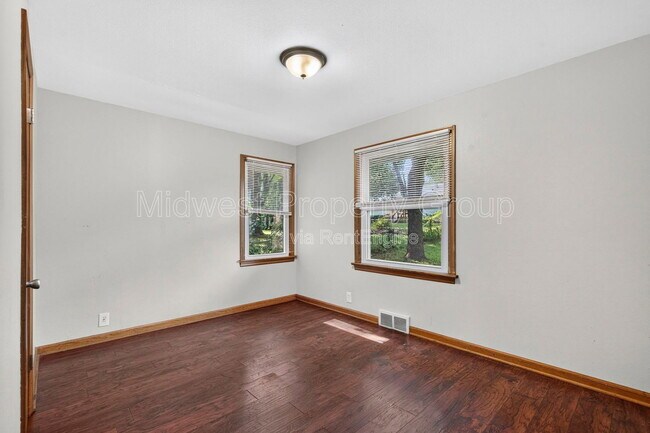 Building Photo - 1427 Attica Dr