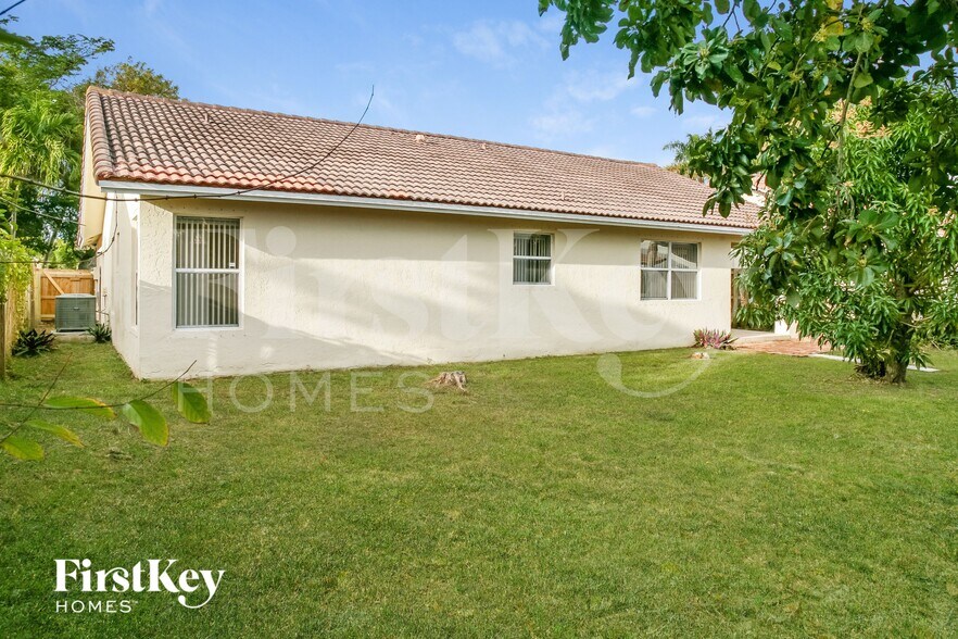 Building Photo - 14842 SW 171st Terrace