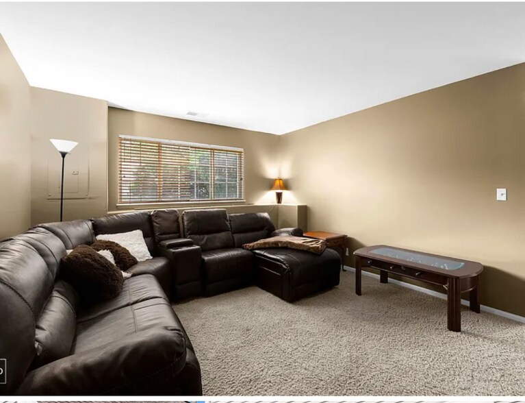 Building Photo - 3473 Ravinia Cir