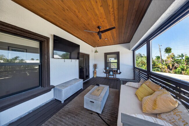 Building Photo - 2211 St