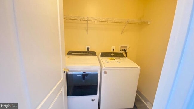 Building Photo - 580 Orchard Ridge Dr