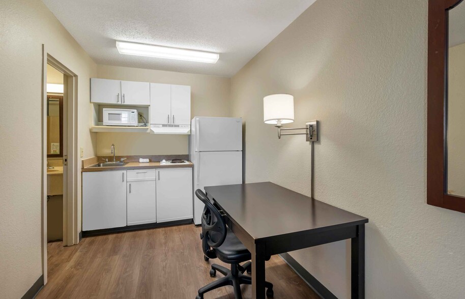 Building Photo - Furnished Studio-Chesapeake - Crossways Blvd.