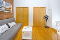 Building Photo - 135 E 94th St