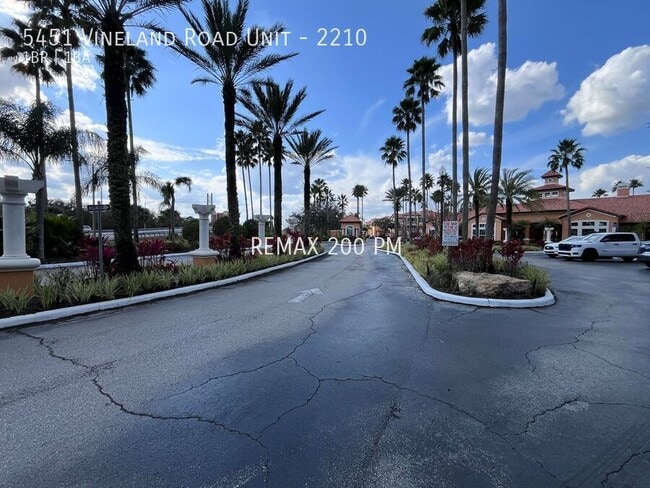 Building Photo - 5451 Vineland Rd