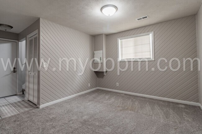 Building Photo - Beautifully Remodeled 3 Bedroom / 1.5 Bath Home | Millard