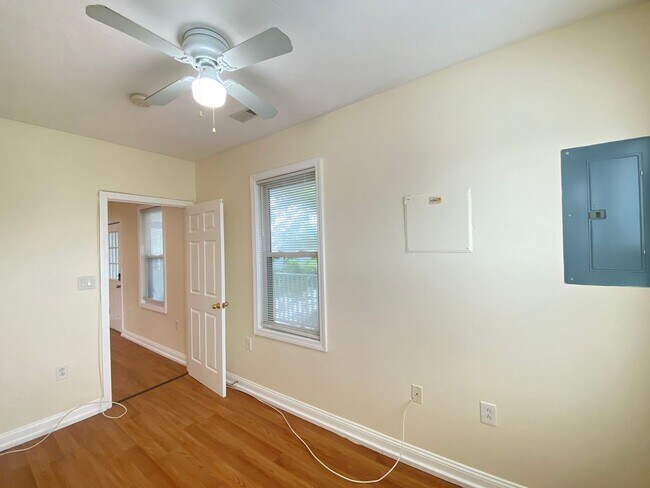 Building Photo - 289 Merrimack St
