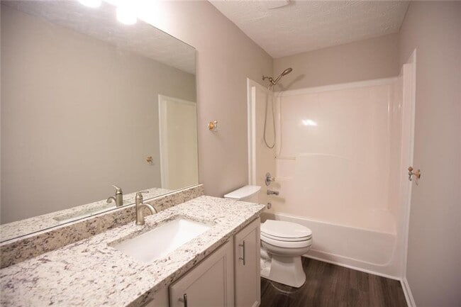 Building Photo - 649 Kenridge Dr