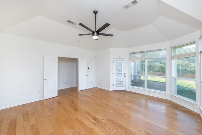Building Photo - 2318 Balleybrooke Dr