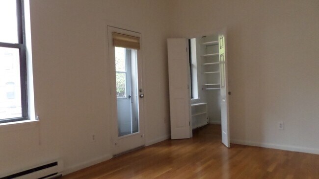 Building Photo - 100 E Brookline St