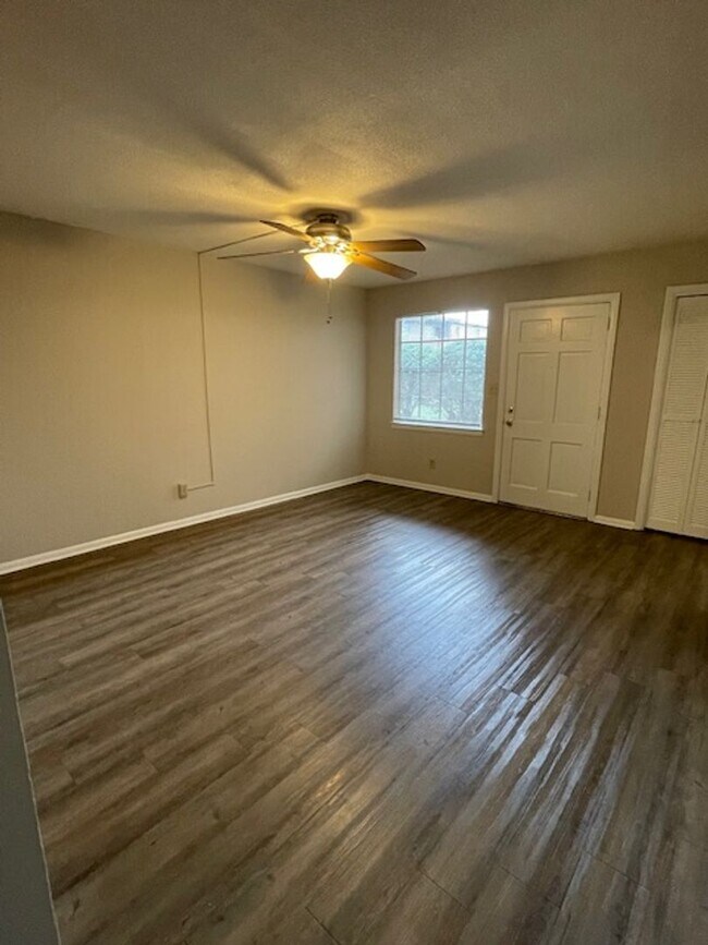 Building Photo - Desired Location In Winston-Salem