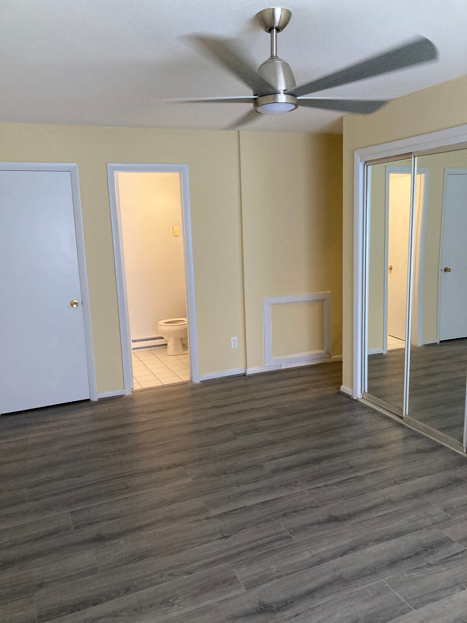 Master bedroom - 722 Ohio Pike