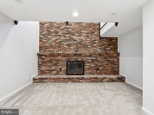 Building Photo - 1612 Arlington Blvd
