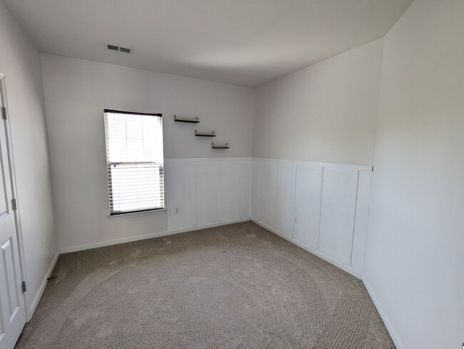 Building Photo - Impeccably maintained SFH in Clarksburg re...