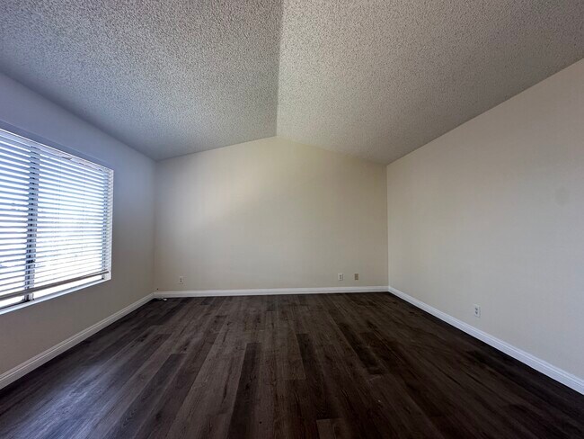 Building Photo - 14734 Santa Fe Trl