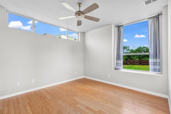 Building Photo - 5325 Sendero Hills Pkwy