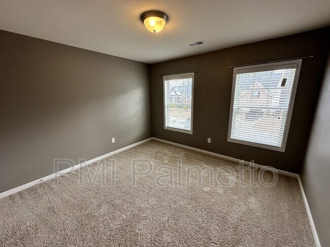 Building Photo - 933 Centennial Dr