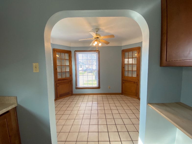 Building Photo - 6907 Gerald Ave