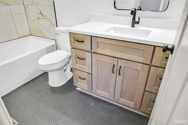 Building Photo - 717 N Grant St