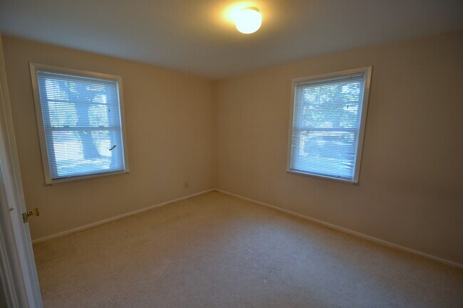 Building Photo - 13702 Densmore Ave N