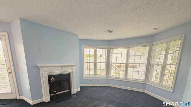 Building Photo - 75 Redwood Dr