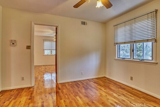 Building Photo - 2751 Batson Ave