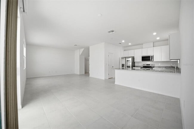 Building Photo - 37411 Roanoke River Wy