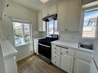 Building Photo - 2 Bedroom Beach cottage in Ventura