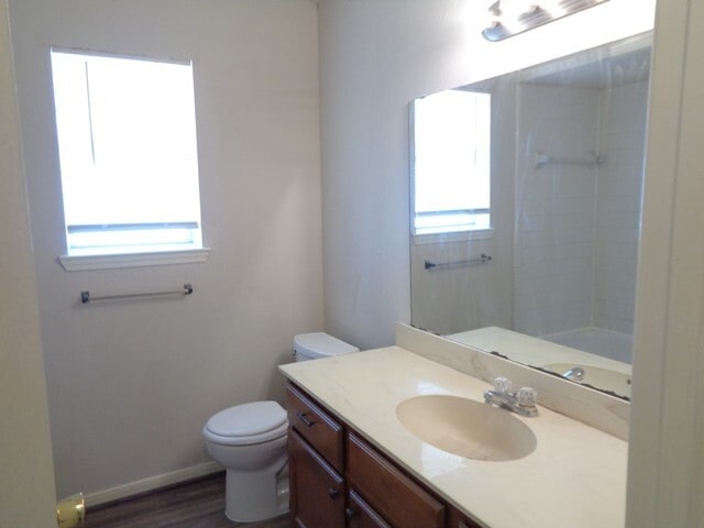 Building Photo - 2111 Pincher Creek Dr