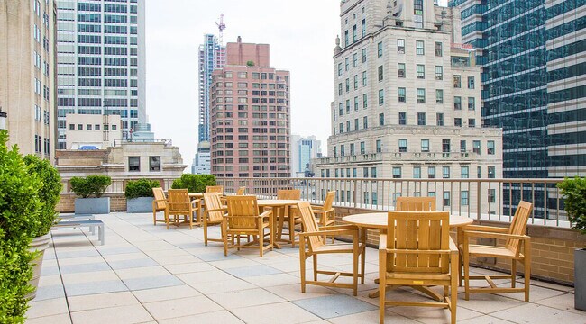 Building Photo - 45 William St