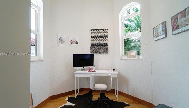 Building Photo - 7031 NW 113th Ct