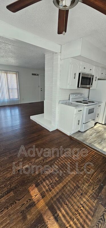 Building Photo - 9625 Beacon Ave