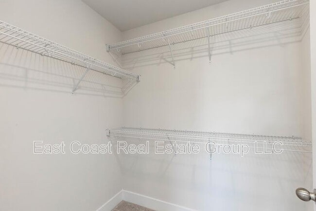 Building Photo - 2273 Marcy Dr