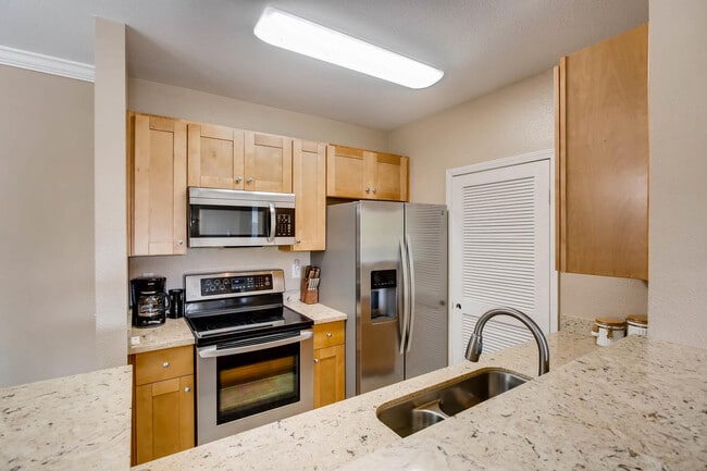 Building Photo - Remodeled 1-Bed Condo -  Prime Carmel Vall...