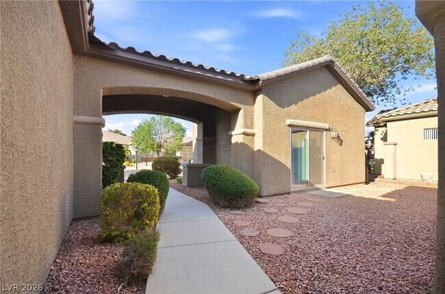 Building Photo - 5707 Golden Leaf Ave