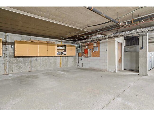 Building Photo - 660 N 2nd St