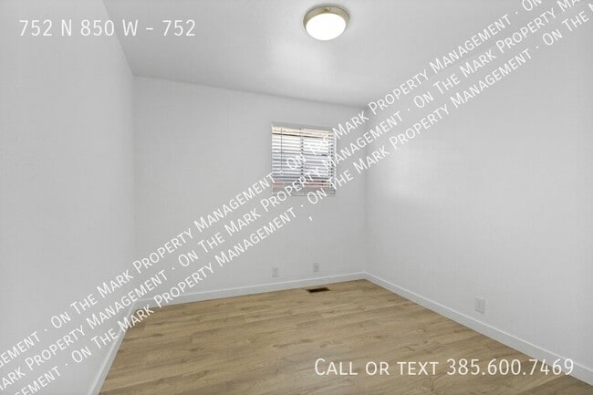 Building Photo - 752 N 850 W St