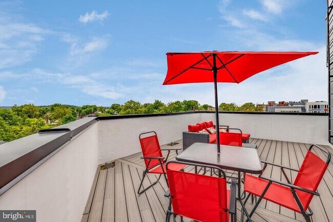 Building Photo - 1617 Rhode Island Ave NE