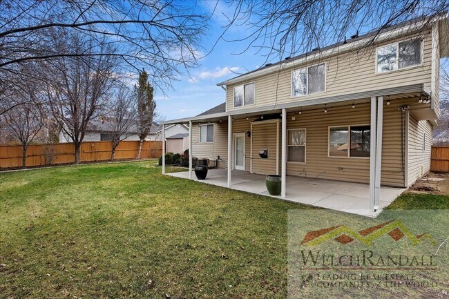 Building Photo - Stunning 5-Bedroom Home in Sandy – Move-In Ready