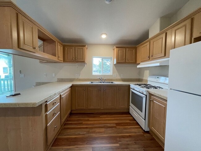 Building Photo - 5650 Farousse Way