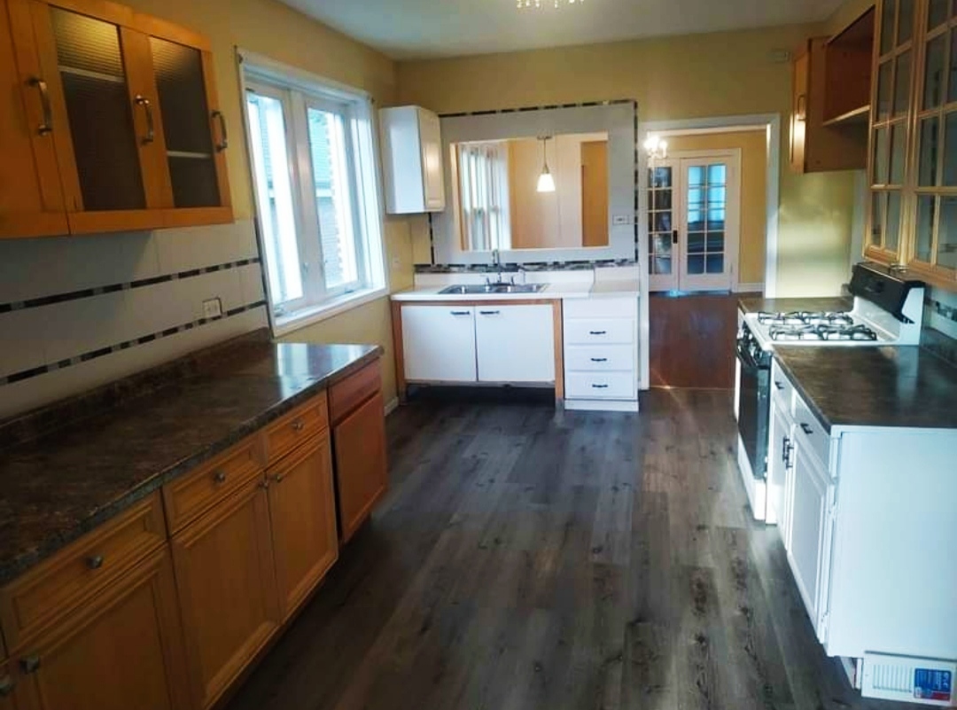 Kitchen - 4820 S Keeler Ave