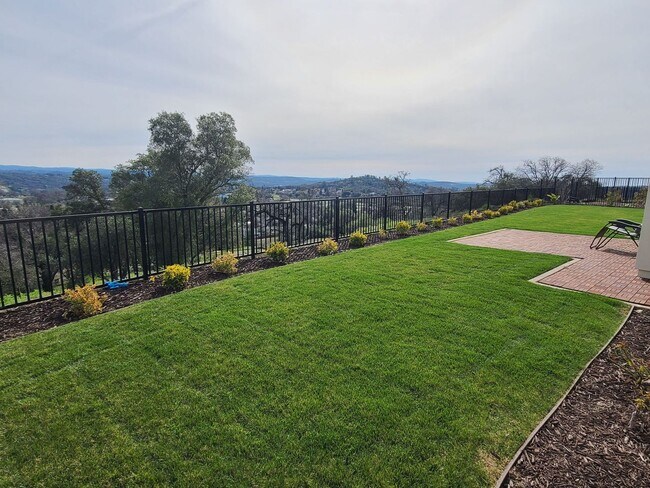 Building Photo - BEAUTIFUL BRAND NEW "NEXT-GEN" HOME W/ SOLAR & SIERRA VIEWS!!