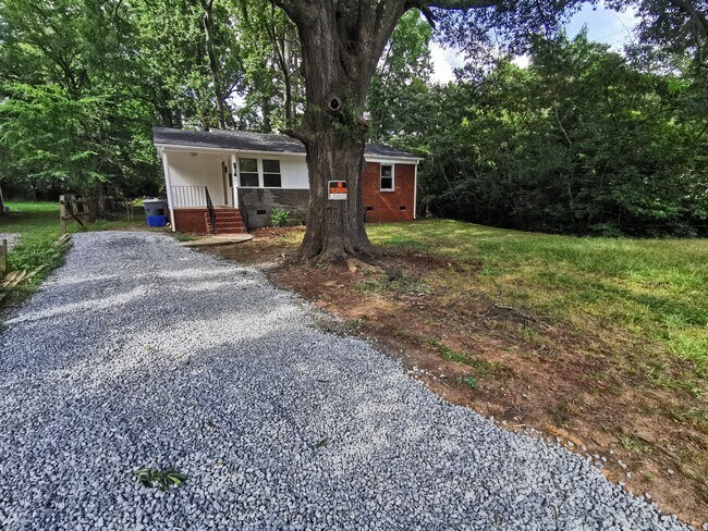 Parking - 514 Porter St