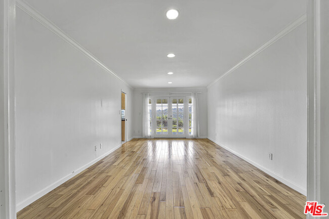 Building Photo - 3107 Hodler Dr