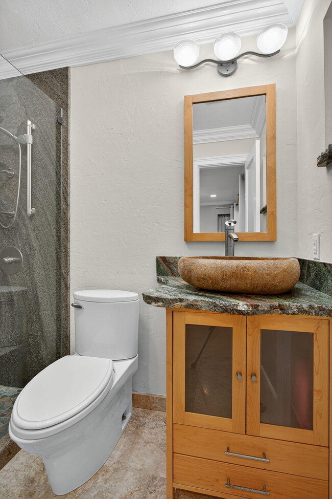 Building Photo - 2757 NE 29th Ave