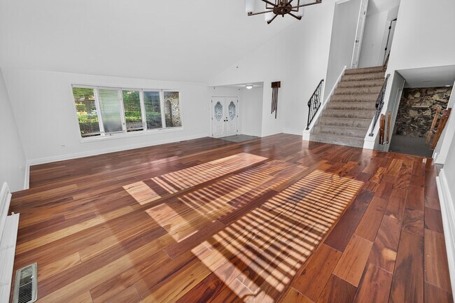 Building Photo - 16W707 90th St