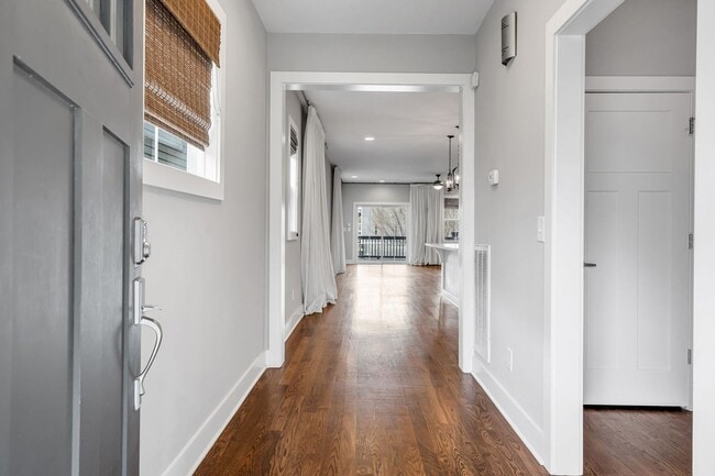 Building Photo - 4 BR, two-story rental with finished basement in WEHO!