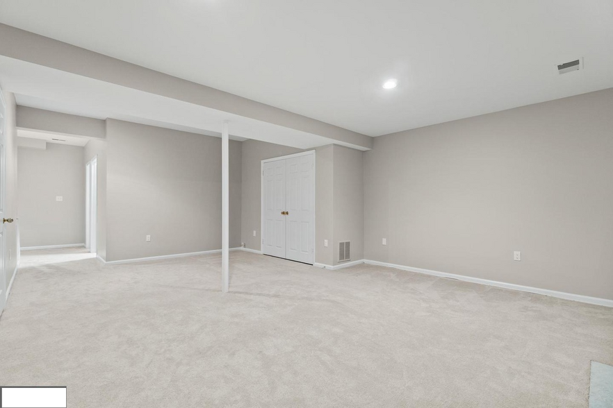 Building Photo - 6141 Summer Park Ln