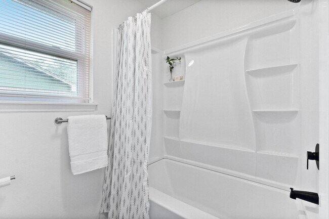 Building Photo - 21710 Glenbranch Dr