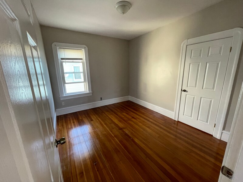 Building Photo - 216 Hope St